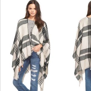 Plaid poncho - black and white - One size